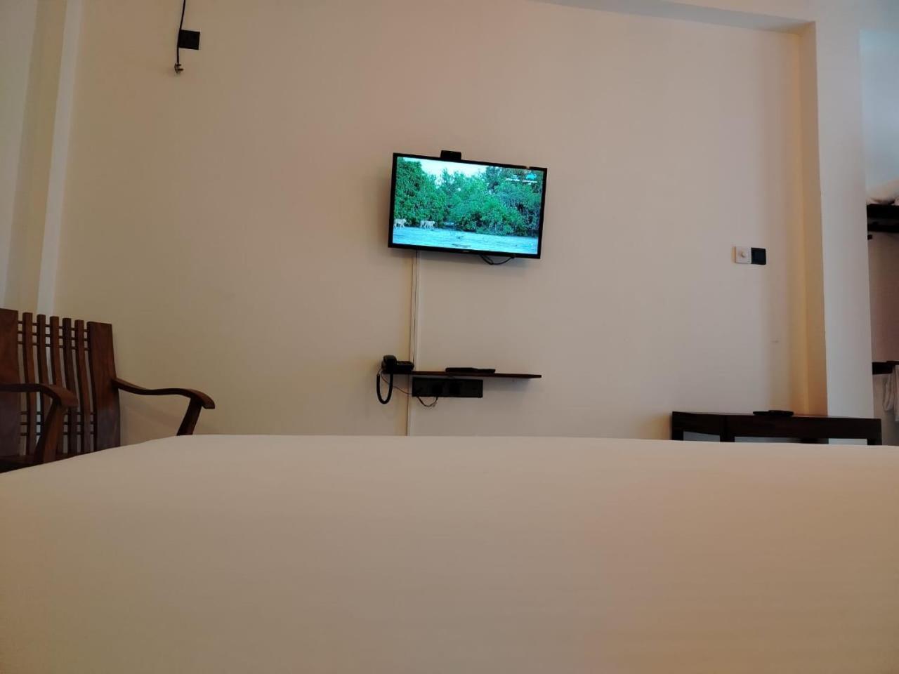 Diora Hotel ラトゥナプラ エクステリア 写真