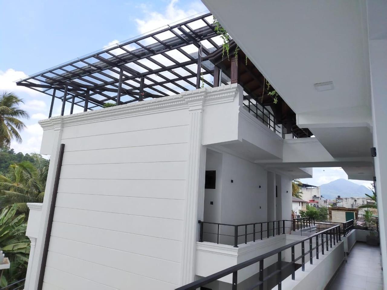 Diora Hotel ラトゥナプラ エクステリア 写真
